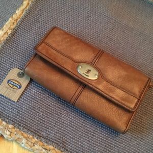 Women’s Fossil wallet